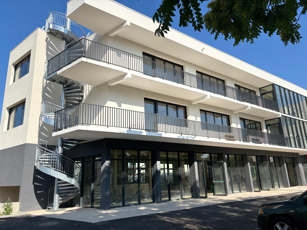 Bureau Aubagne 1320m² Location bureau Aubagne Bouches-du-Rhône OLBUR2533356 0